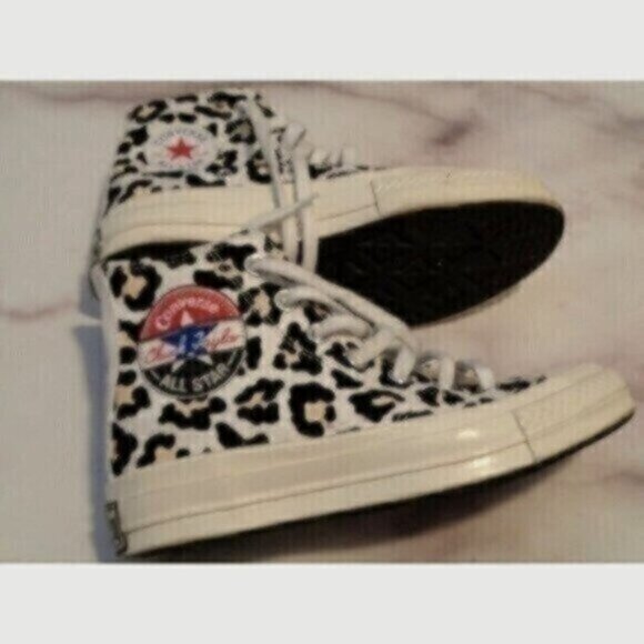 Converse women's size 5 Custom Chuck Taylor Cheetah Print Hi-Top sneakers - Picture 1 of 9